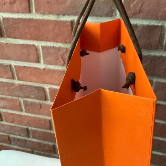 Hermes Paper Gift Shopping Bag 11”x17”x4” NEW - Picture 9 of 11